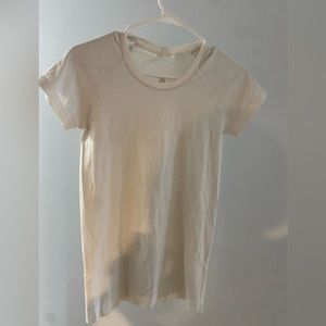 Lululemon white swiftly tech 2.0 size 6!🤍